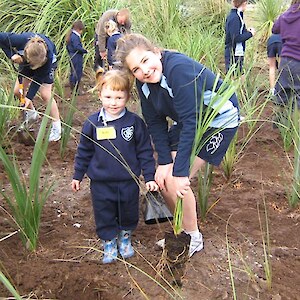 St John's School continue their long term association with Thomsons Bush with a planting day in May 2011.